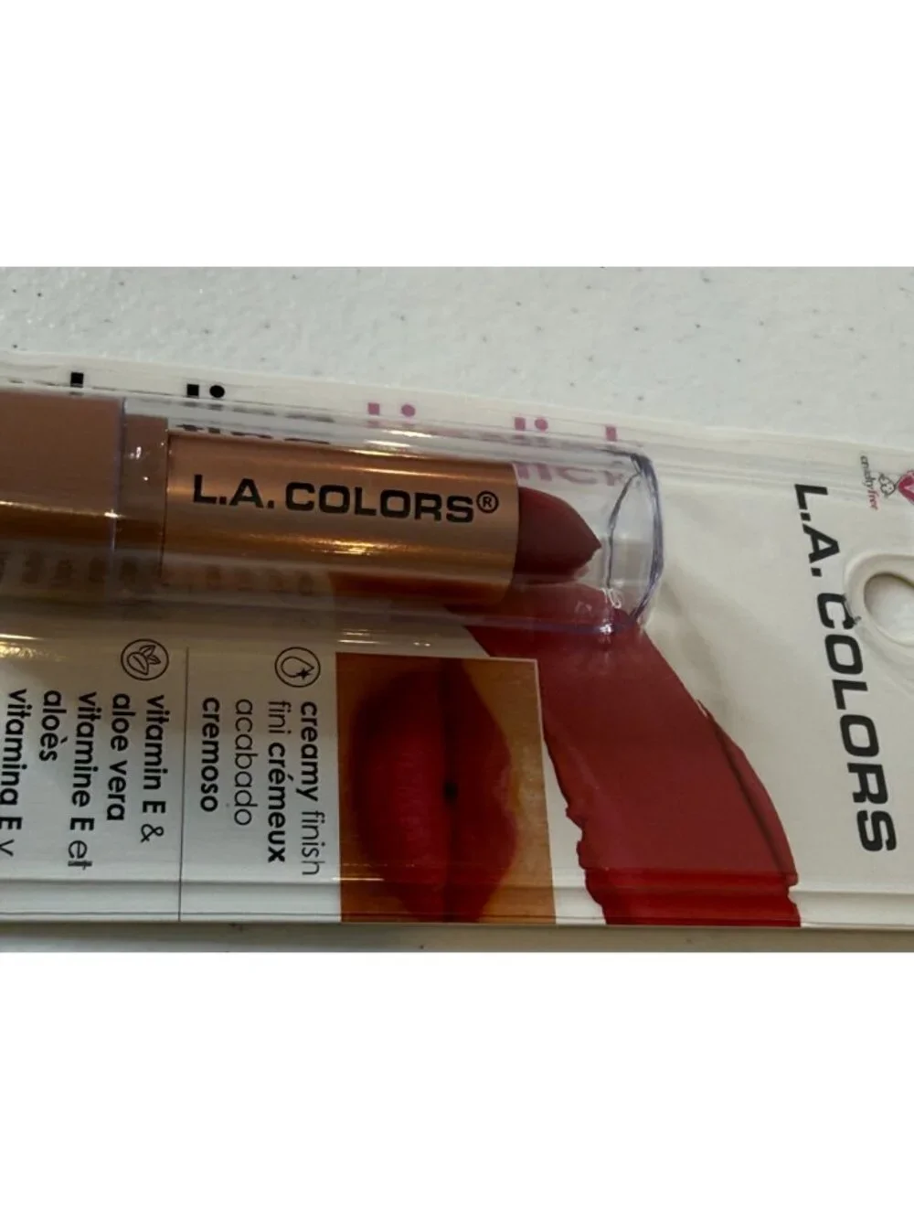 LA Colors Hydrating Lipstick Smitten C62152 Creamy Vitamin E Aloe